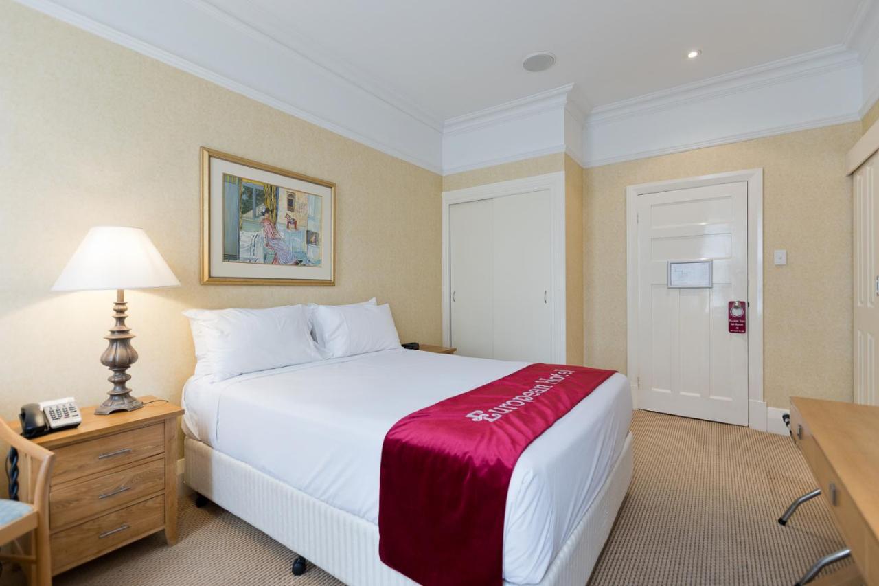 Standard Queen Room