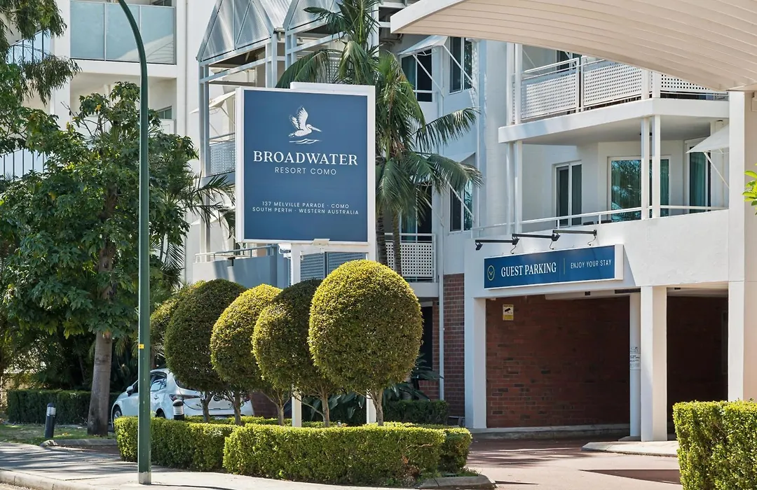 Broadwater Resort Como-1