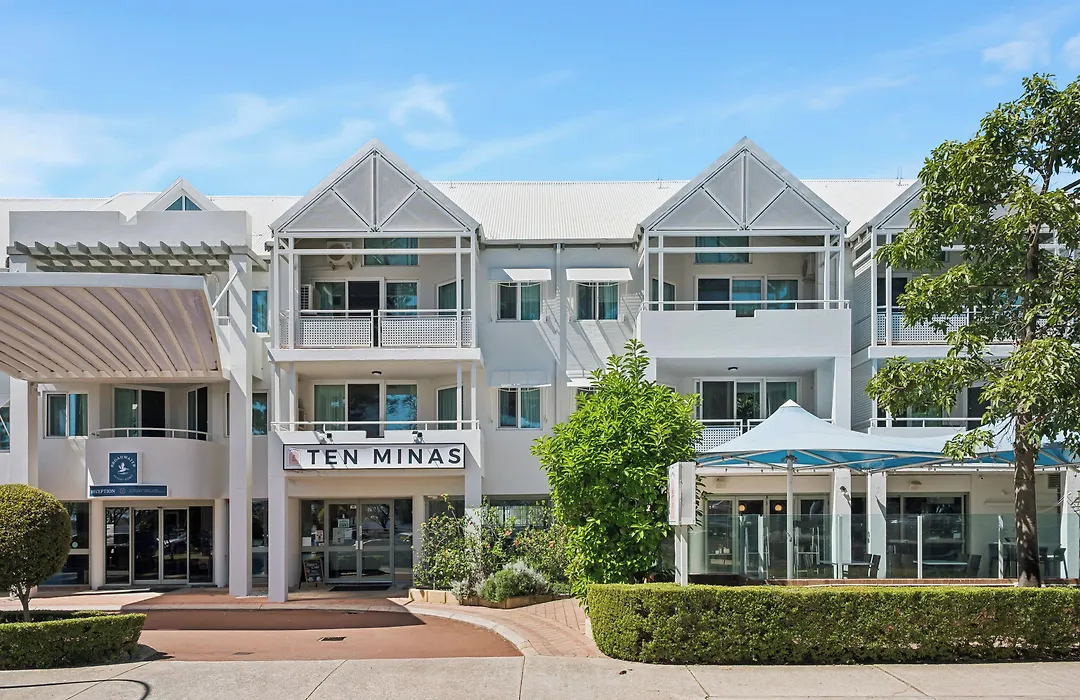 Broadwater Resort Como-1