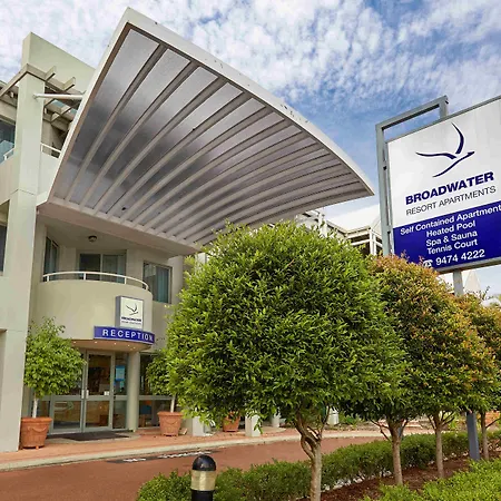 Broadwater Resort Como-2
